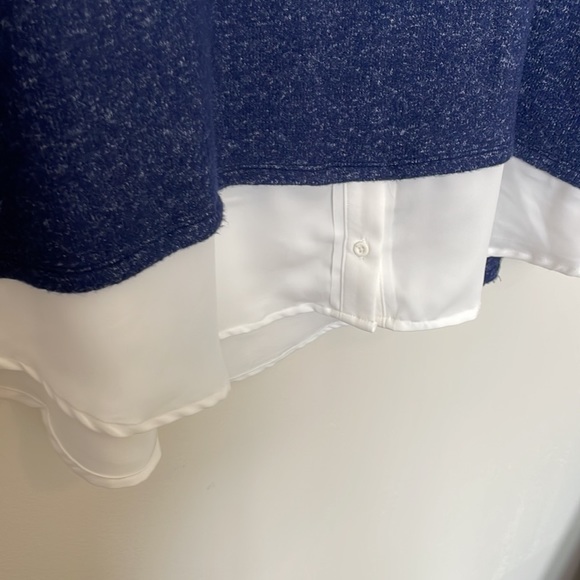 Simply Vera Vera Wang Blue Long Sleeve Mock Layer Top. Size Medium - Picture 6 of 8